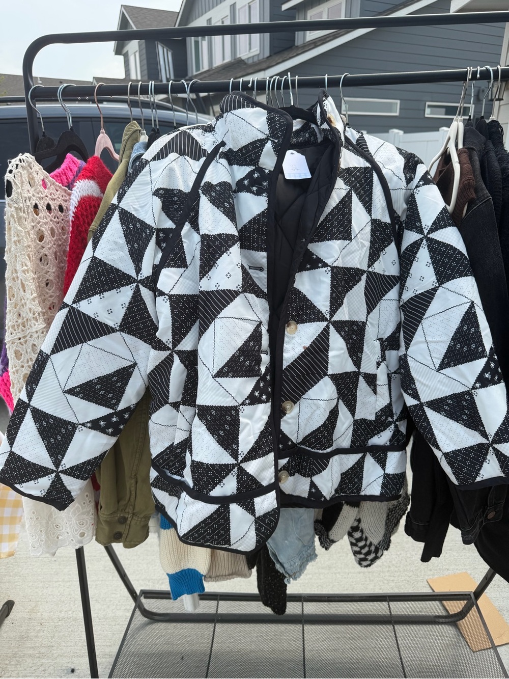 Women's boutique Black & White Geometric Puffer Jacket